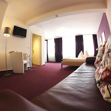 Weinstube Bycastors Hotel Treis-Karden Bagian luar foto