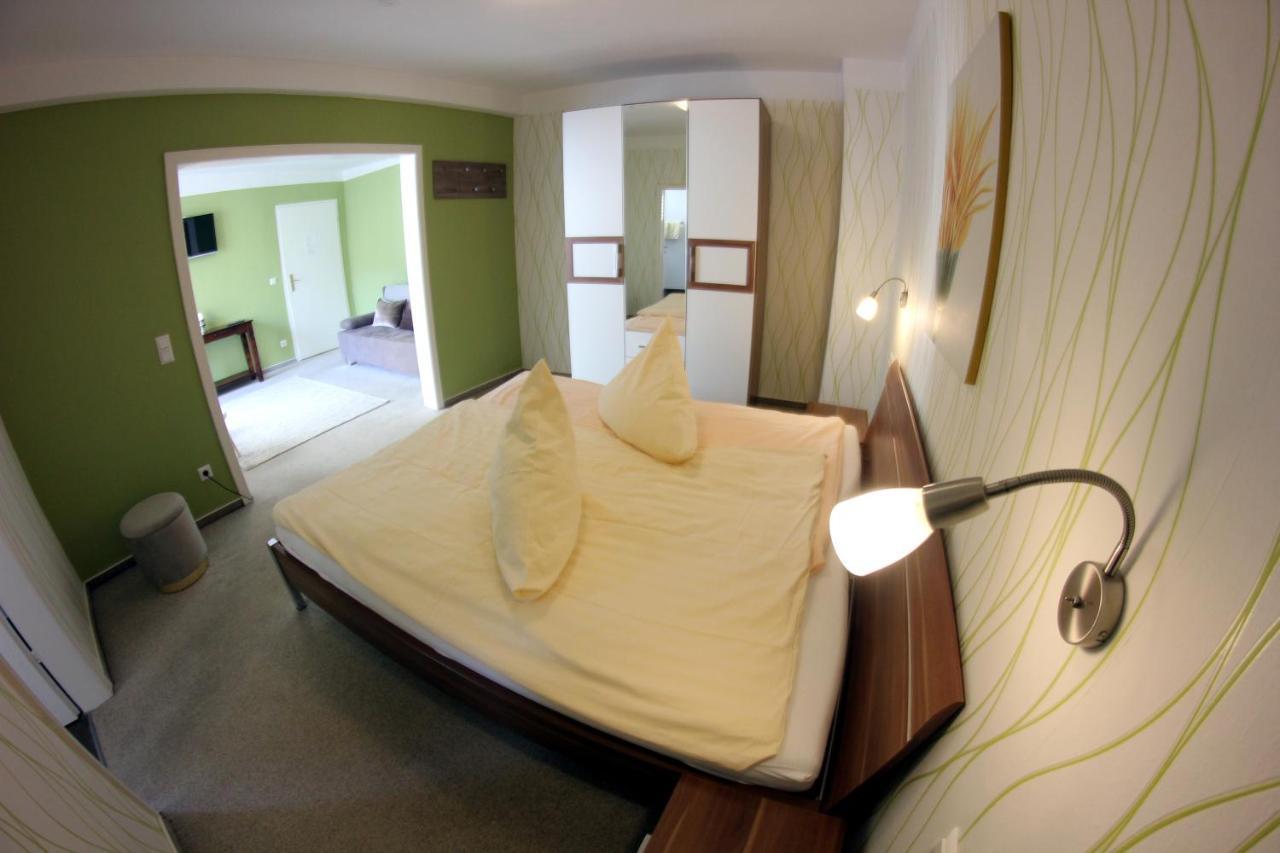 Weinstube Bycastors Hotel Treis-Karden Bagian luar foto