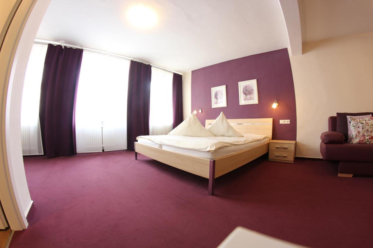 Weinstube Bycastors Hotel Treis-Karden Bagian luar foto