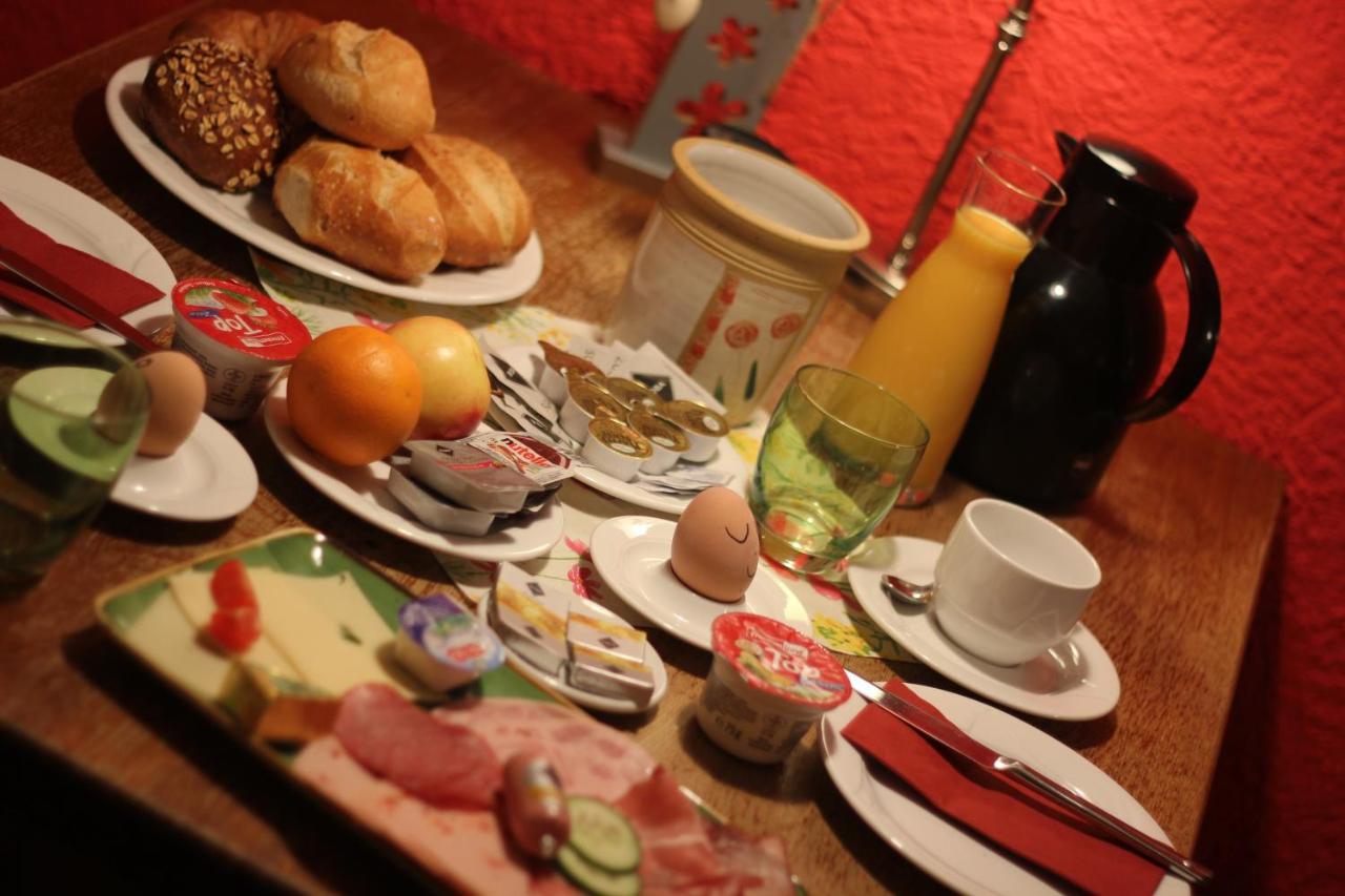 Weinstube Bycastors Hotel Treis-Karden Bagian luar foto