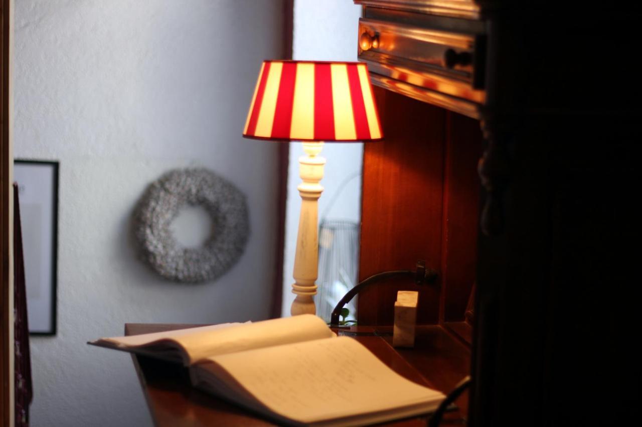 Weinstube Bycastors Hotel Treis-Karden Bagian luar foto