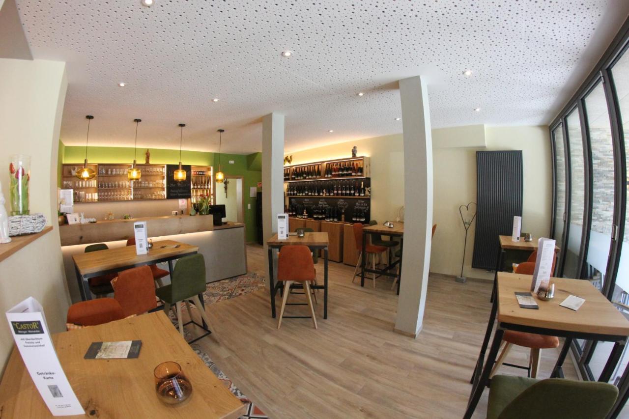 Weinstube Bycastors Hotel Treis-Karden Bagian luar foto